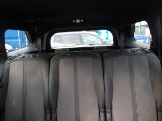 Peugeot 5008 HYBRID ALLURE picture 23