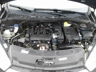 Peugeot 208 1.2 PURE TECH picture 10