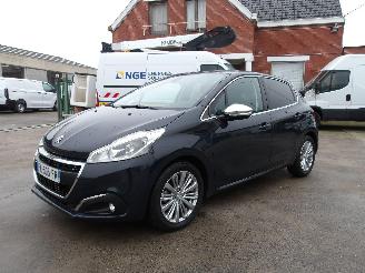 Auto incidentate Peugeot 208 1.2 PURE TECH 2019/9