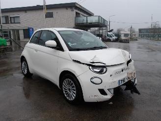 Unfallwagen Fiat 500E  2024/3
