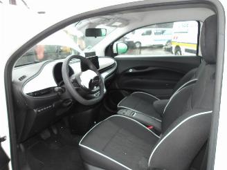 Fiat 500E  picture 19