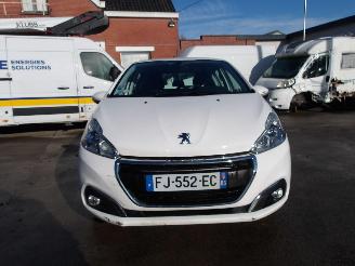 Peugeot 208  picture 3