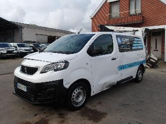 skadebil auto Peugeot Expert 2021/9