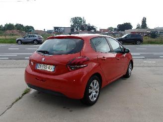 Peugeot 208  picture 5