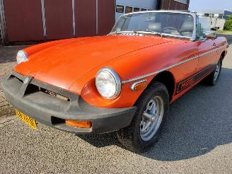 Schadeauto MG B TOURER, CABRIOLET, SCHUURVONDST 1979/2