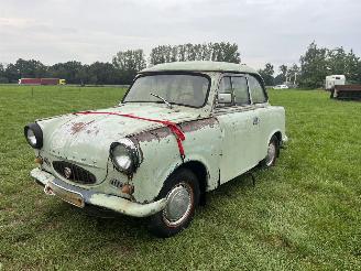 krockskadad bil auto Trabant  P 50  600 RESTAURATIE PROJECT, UNIEKE AUTO 1961/1