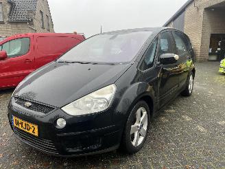 uszkodzony samochody osobowe Ford S-Max 2.0 TDCi Titanium 7p. 2009/11