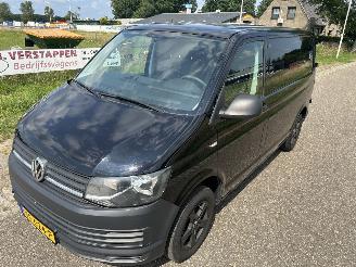 Volkswagen Transporter 2.0 TDI L1/H1 AIRCO 75 KW picture 28