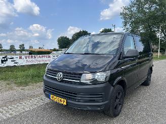 krockskadad bil bedrijf Volkswagen Transporter 2.0 TDI L1/H1 AIRCO 75 KW 2016/4