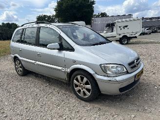 Opel Zafira -A 2.0-16V DTi Comf Navigator 7 PERSOONS UITVOERING picture 13