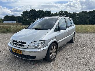 Voiture accidenté Opel Zafira -A 2.0-16V DTi Comf Navigator 7 PERSOONS UITVOERING 2006/1