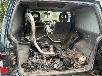 Mitsubishi Pajero 2.5 GLX HIGHROOF AIRCO 4X4, 4WD picture 21