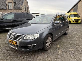 Unfallwagen Volkswagen Passat 2.0 TDI HIGHLINE UITVOERING VARIANT 2008/11