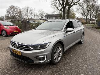 skadebil auto Volkswagen Passat Variant 1.4 TSI GTE Highline LEES TEKST !! MEGATRONIC DEFECT ! 2015/11