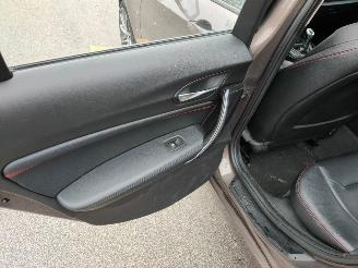 BMW 1-serie 114 I SPORT picture 10