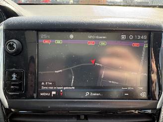 Peugeot 2008 1.2 PureTech Blue Lion AUTOMAAT, PANORAMA DAK, AIRCO, PDC, N.A.P. ENZ picture 9