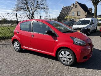 Toyota Aygo 5 deurs met airco picture 6
