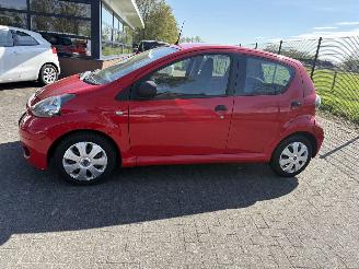 Toyota Aygo 5 deurs met airco picture 4