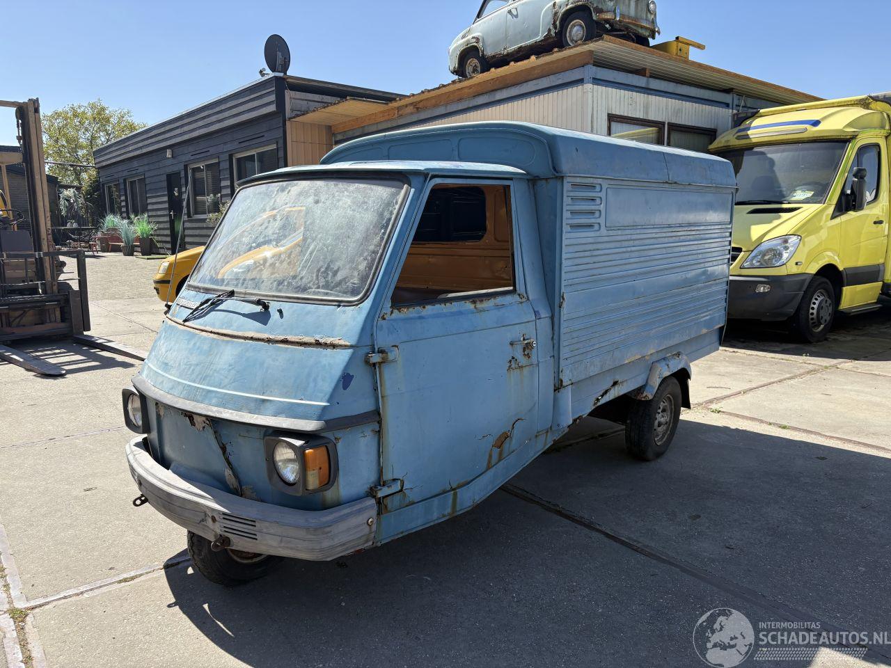 Piaggio  VESPA APECAR P2 VOOR DECORATIE