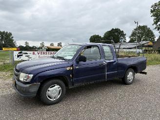 Toyota Hilux 2.5 d4-d 90 extra, open laadbak / pick-up 137,000 km N.A.P. picture 2