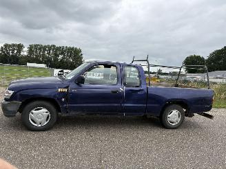 Toyota Hilux 2.5 d4-d 90 extra, open laadbak / pick-up 137,000 km N.A.P. picture 3