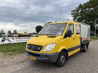 krockskadad bil bedrijf Mercedes Sprinter 313 CDI Dubbele cabine open laadbak met opbouw 2011/1