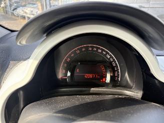 Renault Twingo 1.0 sce authentique picture 7