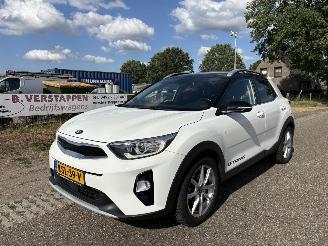 Damaged car Kia Stonic 1.0 GDI AUTOMAAT 2019/1
