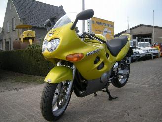 bruktbiler motor Suzuki GSX 600 F SUPER SPORT DOHC 16 VALVE MET ORIGINEEL 9.734 KM !!!!!!!!!!!!! 1998/7