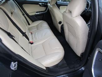 Volvo V-60 2.4 D6 AWD Schadevrij picture 8
