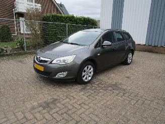 damaged passenger cars Opel Astra 1.4 Airco Radio/CD 2011/1