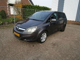 Schadeauto Opel Zafira 2.2 Automaat 111 Years 7-Pers. 2010/7