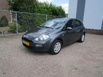 Vaurioauto  passenger cars Fiat Punto 1.2 Airco Radio/CD 5-Drs 2013/7