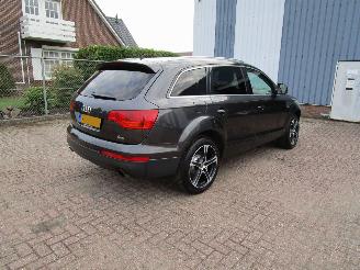 Audi Q7 4.2 FSI Quattro 5+2 picture 4