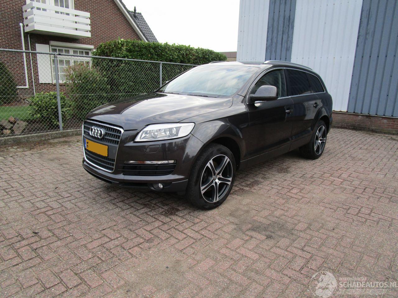 Audi Q7 4.2 FSI Quattro 5+2