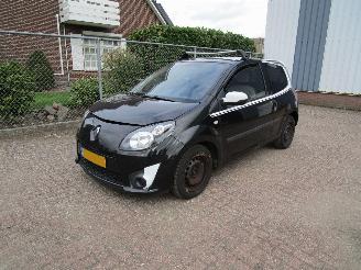 damaged passenger cars Renault Twingo Airco Radio/CD 2011/11