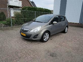 damaged passenger cars Opel Corsa 1.2 16V Airco 5-Drs 2013/5