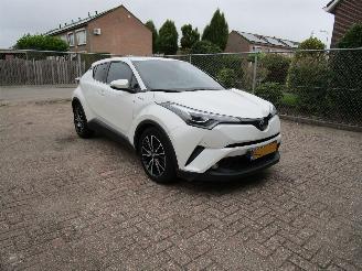 Toyota C-HR 1.8 Hybride Bi-Tone Leder Navi Parelmoer Wit picture 3