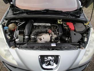 Peugeot 308 1.6 THP Clima 7-Persoons picture 5