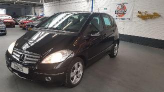 skadebil auto Mercedes A-klasse 1.5 A-160   BENZ AUT 1.498CC 70KW 95PK 2010/7