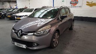 Schadeauto Renault Clio 0.9 TCE 12V 4DRS BENZ 898CC 66 KW 90PK 2015/2