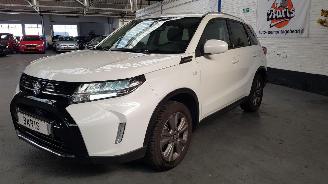 Vaurioauto  passenger cars Suzuki Vitara 1.4 BOOSTER JET TURBO 16V SHVS SUV  HYRIDE 1.373CC 95KW 129PK 4x4 2024/12