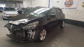 damaged passenger cars Renault Clio 0.9 ENERGY TCE12V COMBI 4DRS BENZ 898CC 66KW 90PK 2018/1