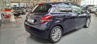 Peugeot 208 1.2 PureTech Active picture 4