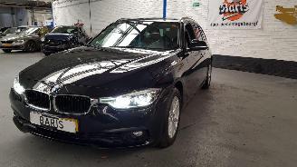 Damaged car BMW 3-serie 320D 2.0 16V COMBI DSL 1.995CC 140KW 190PK 2017/1