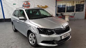 Voiture accidenté Skoda Fabia 1.0 TSI 12V COMBI 4DRS BENZ 999CC 70KW 95PK 2018/2