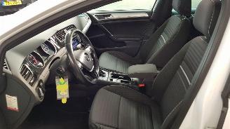 Volkswagen Golf 1.2 TSI BENZ AUT 77 KW 105 PK picture 10