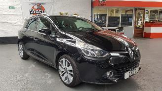 Damaged car Renault Clio 0.9 ENERGY TCE 12V COMBI 4DRS BENZ 898CC 66KW 90PK 2014/10