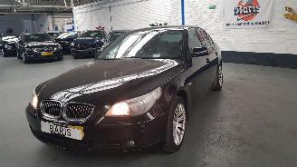 BMW 5-serie 525i 24V AUT SEDAN 4 DRS BENZ 2.495CC 141KW 192PK picture 3
