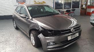 skadebil auto Volkswagen Polo 1.0 TSI 12V  4DRS BENZ 999CC 70KW 95PK 2018/1